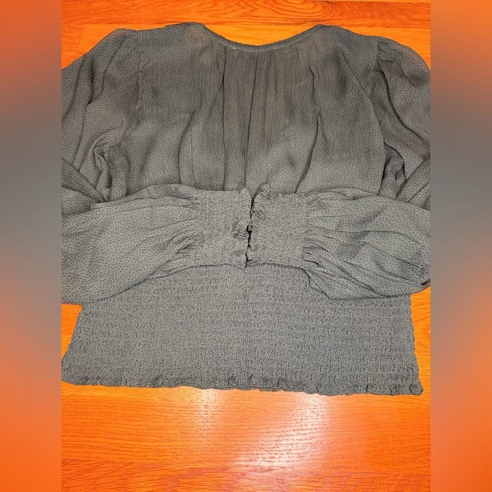 Abercrombie & Fitch Green Smocked Waist Blouse | Puff Sleeve V-Neck Top S